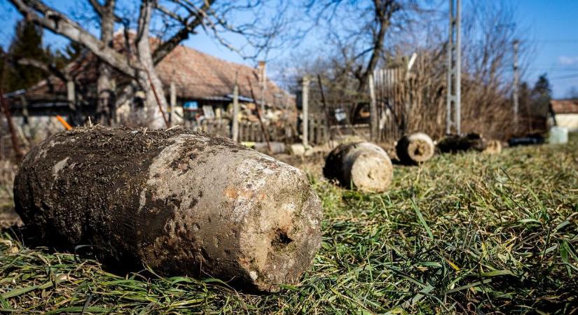 Légibombát találtak kerítésfelújítás közben  fotók