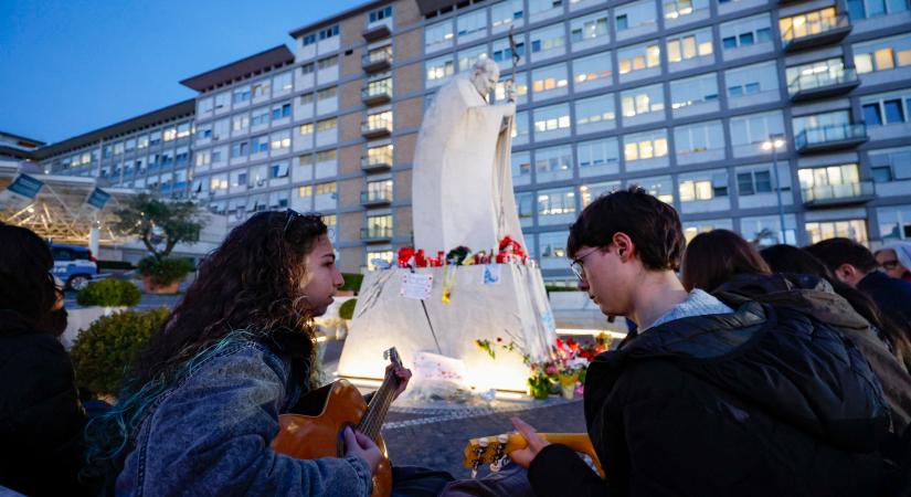 Békés, nyugodt éjszakán van túl Ferenc pápa