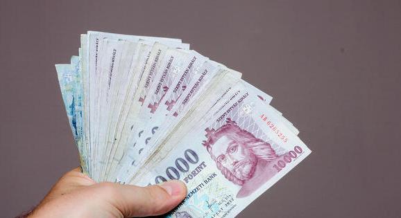 Csúnyán elhasalt a forint Donald Trumpék akciója után