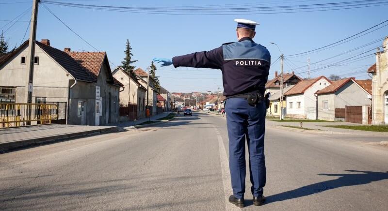 „Néha jut vécépapír is”: sorra szerelnek le a román rendőrök a lesújtó munkakörülmények miatt