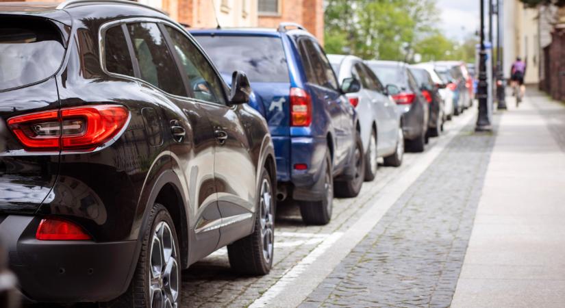 Figyelem, csapda várja a parkolókat ebben a budapesti utcában