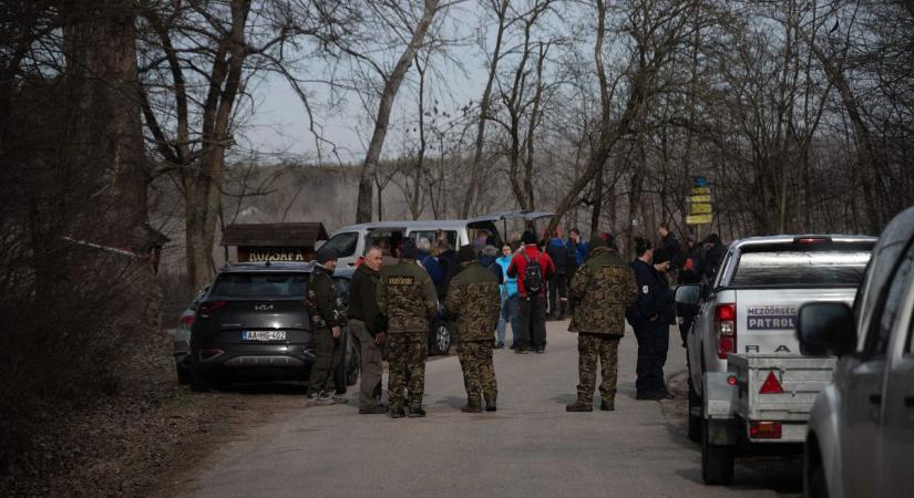 Önkéntesek szedték a szemetet az ásotthalmi erdőben, Patrik most szamarak nélkül érkezett – galériával, videóval