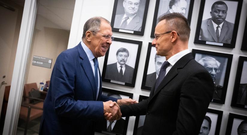 Biztos ami biztos, Szijjártó Péter egyeztetett egyet „Lavrov kollégámmal”