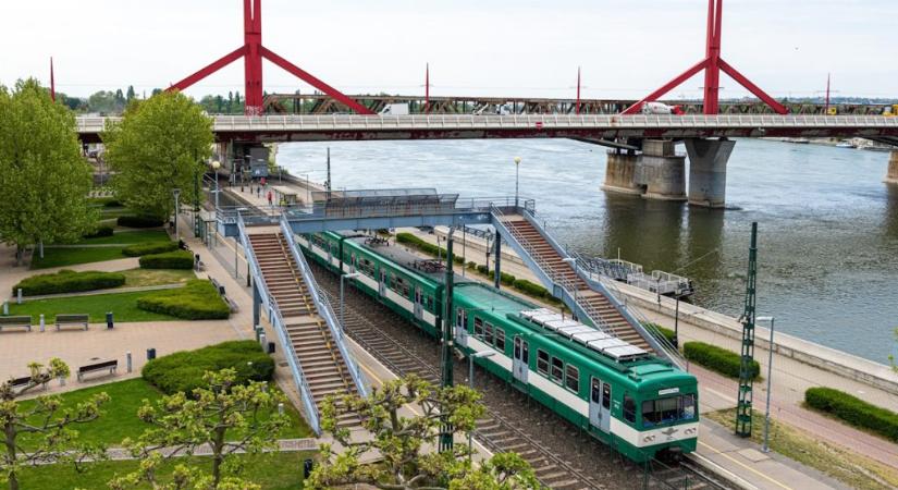 Egy éve ilyenkor: sínek mellett szexelt egy pár Budapesten – de jött a HÉV