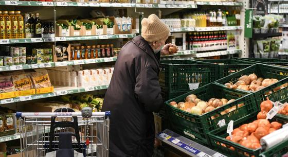 És akkor számlaképes nagymama zöldségvásárláshoz olcsón kiadó