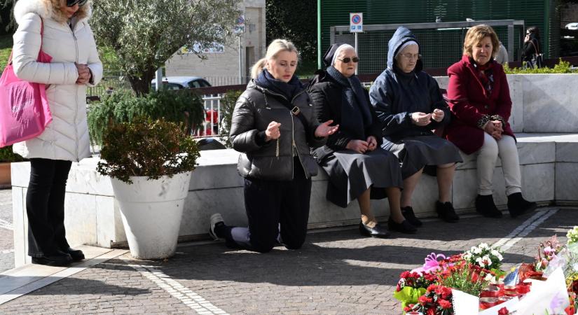 Hirtelen rosszabbodott Ferenc pápa állapota