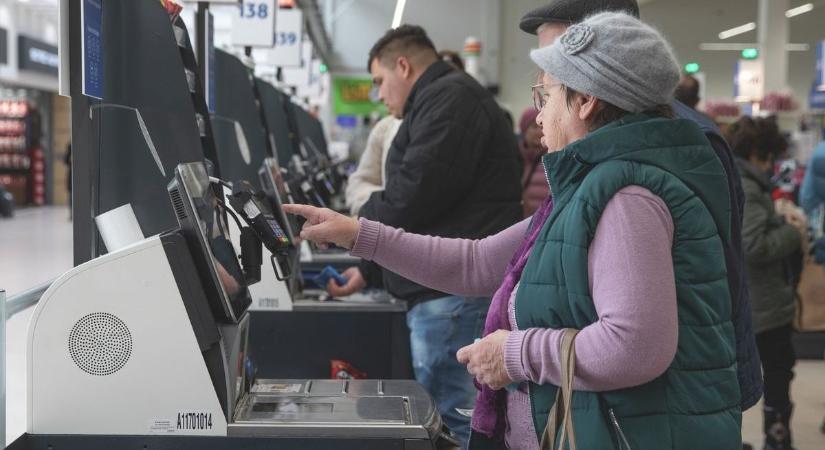 Így trükköznek a vásárlók a boltokban, és ezért buknak le egyre többen