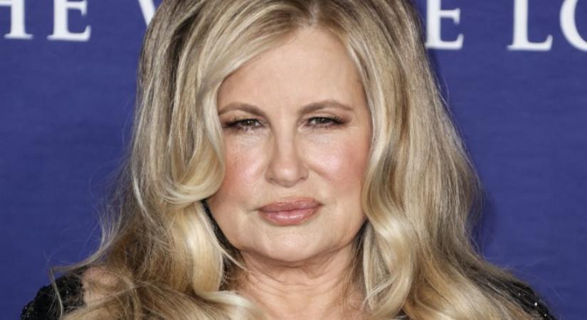 Jennifer Coolidge-ot A Fehér Lótusz új évadáról kérdezték, szenzációs reakcióján nevet most mindenki