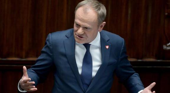 Matekórát tartott Donald Tusk, Washingtonba is üzent