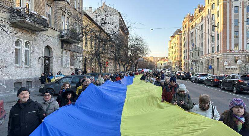 Szolidaritási menet vonult az ukrán nagykövetséghez