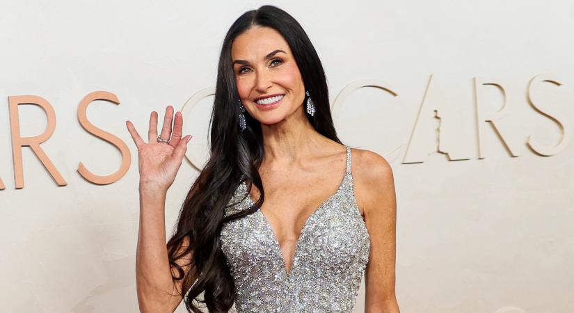 Egy pillanatra kihagyott a lélegzetünk Demi Moore Oscar-gálán viselt ruhájától, ami maga a meztelen álom