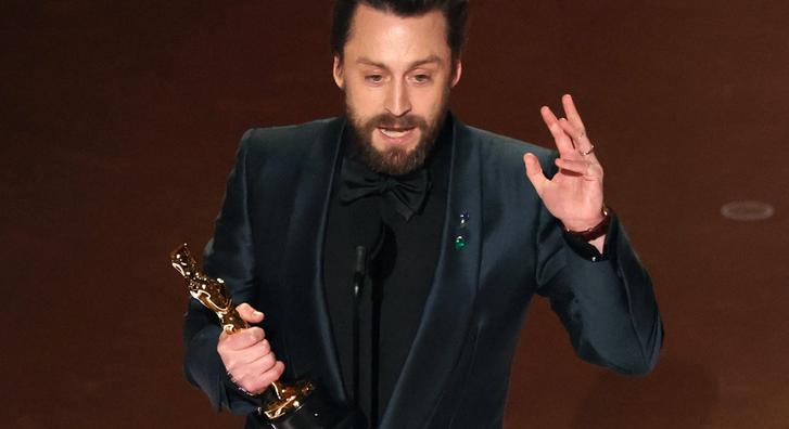 A legjobb férfi mellékszereplőnek járó Oscar-díjat nyerte Kieran Culkin