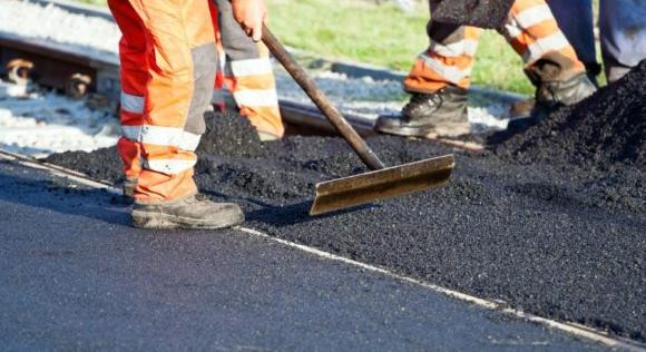 Útburkolat-felújítás kezdődött Debrecenben, a Határ úton – öt buszjáratot érint a változás