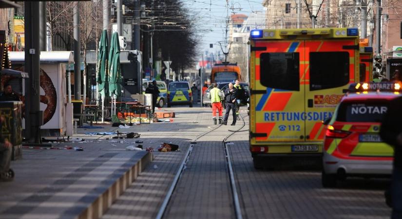 Terrortámadás történt Mannheimben, egy autó hajtott a tömegbe