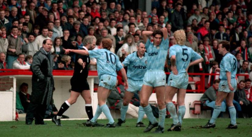 35 éve tette nevetségessé a ManCity kapusát a Forest középpályása