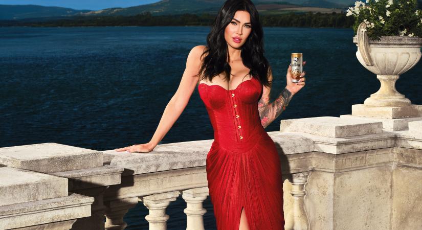 Megan Fox lett a HELL Ice Coffee arca