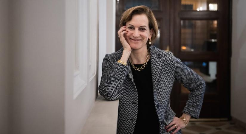 Anne Applebaum a 24.hu-nak: Veszélyesebb korszakba léptünk, és amit Orbán tesz, az öngyilkossággal ér fel