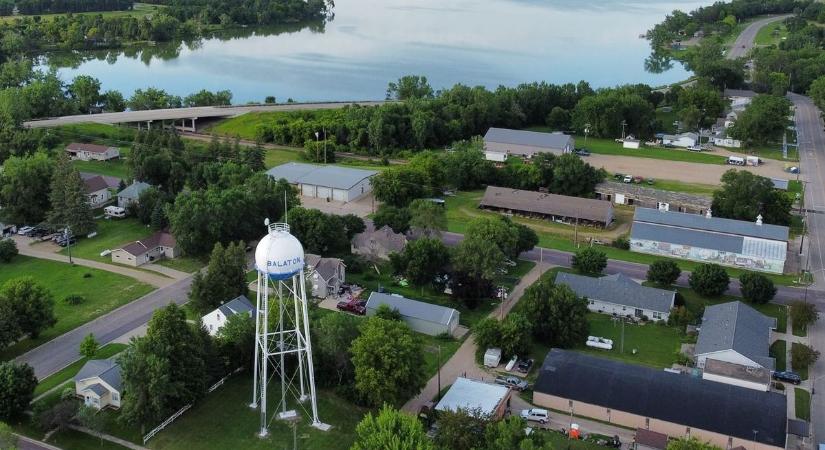 Moszkva, Amerika, Kanada – összegyűjtöttük a világ Balatonjait, a Fülöp-szigeteken is találtunk