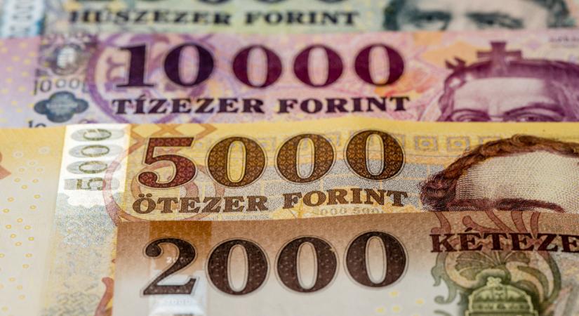 Se előre, se hátra: így indította a keddi napot a forint