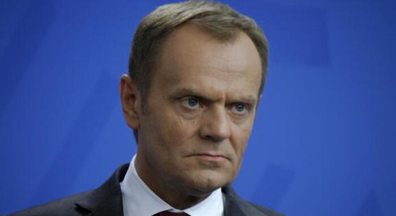 Donald Tusk: „Kapcsolják be a biztonsági öveket, mondhatni turbulenciazónába lépünk”