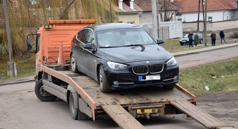 Retteghetnek a dílerek, a BMW-t is vitték a Durándából  videók