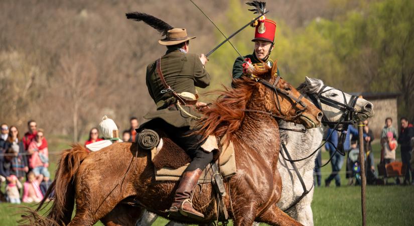 Huszáros napok a Skanzenben a nemzeti ünnepen