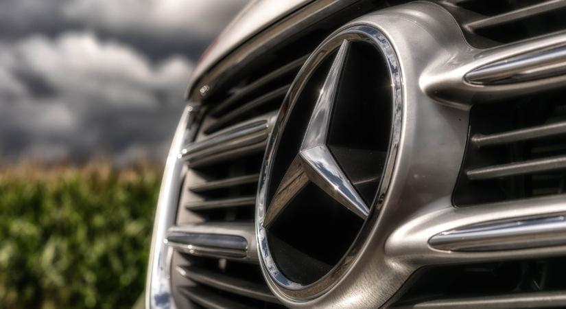 Megszületett a megállapodás, létszámcsökkentés előtt a Mercedes-Benz