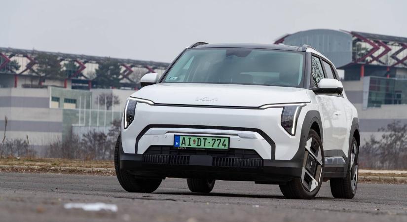 Joggal lehetett volna az Év Autója - Teszt: KIA EV3 Long Range Earth Plus