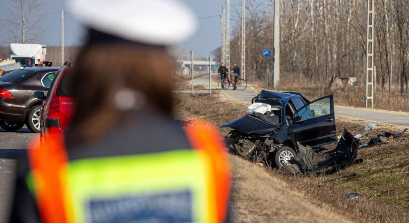 Brutális balesetben vesztette életét egy fiatal rendőrnő - megrázó helyszíni fotók