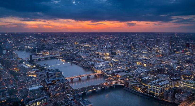 Fényes nappal lőttek agyon egy 16 éves fiút Londonban