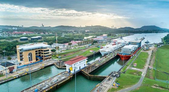 Hongkongi kézből a BlackRockhoz kerülhet a Panama-csatorna két kulcskikötője