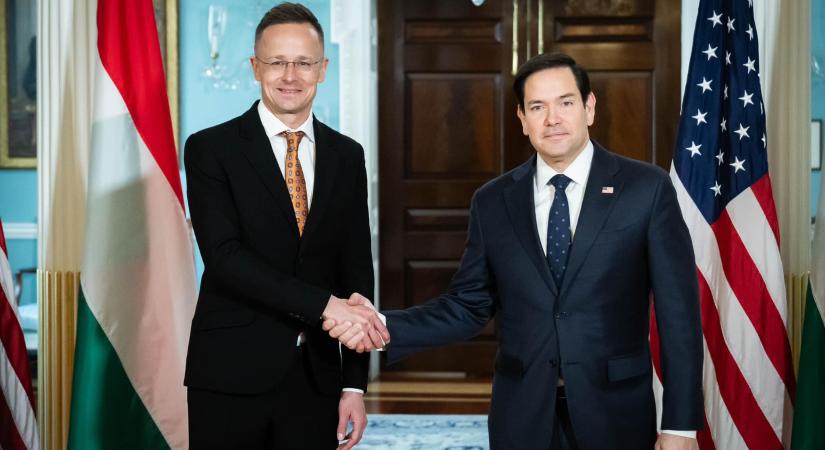 Itt vannak az első fotók Szijjártó Péter és Marco Rubio találkozójáról