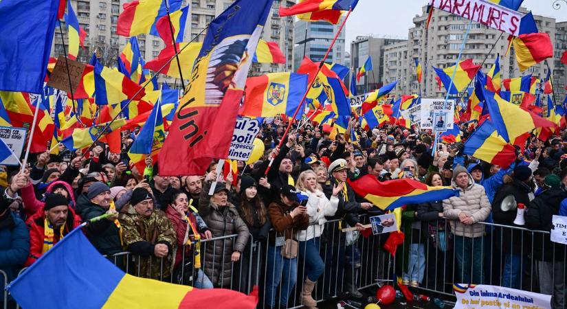 Tízezrek tüntettek Bukarestben Calin Georgescu mellett