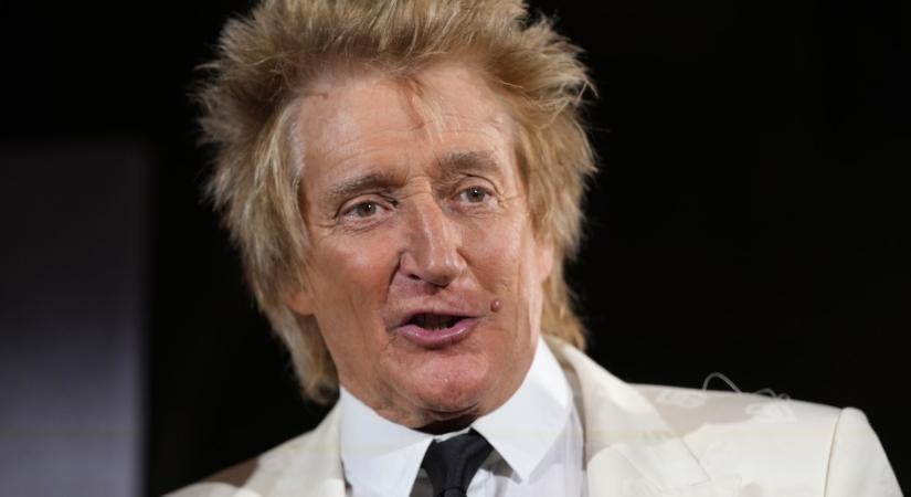 Négyszeres nagyapa lett Rod Stewart – aranyos fotón az újszülött unokája