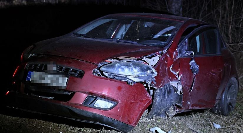 Egy négyéves kisgyermek és nagymamája sérült meg a balesetben – galériával, videóval