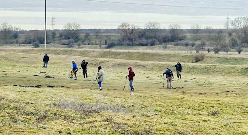 300 lelet és egy eltűnt kikötő nyomában – Szabadbattyán határában újraírják a római kor történetét