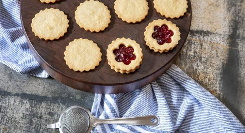 Ezzel a recepttel álompuha lesz a linzer: a mandulás tészta szétolvad a szádban