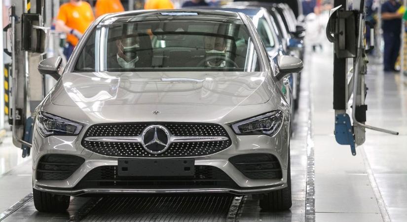 Brutális összeg üti a Mercedes-gyár dolgozóinak markát