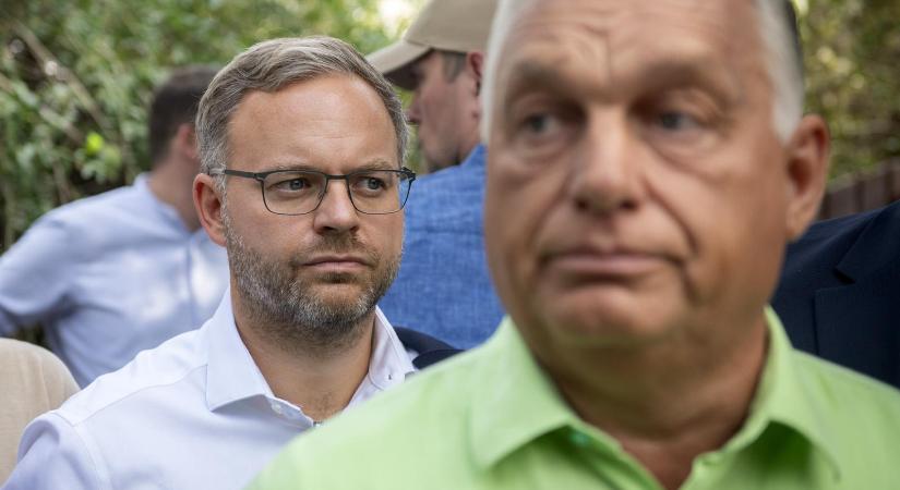 Orbán Balázs a kamera előtt megpróbálta nem érteni, hogy Orbán Viktor gyakorlatilag gyenge vezetőnek nevezte Vlagyimir Putyint