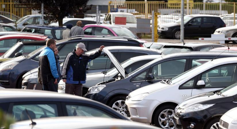 Ezeket a használt autókat keresik most a magyar vásárlók