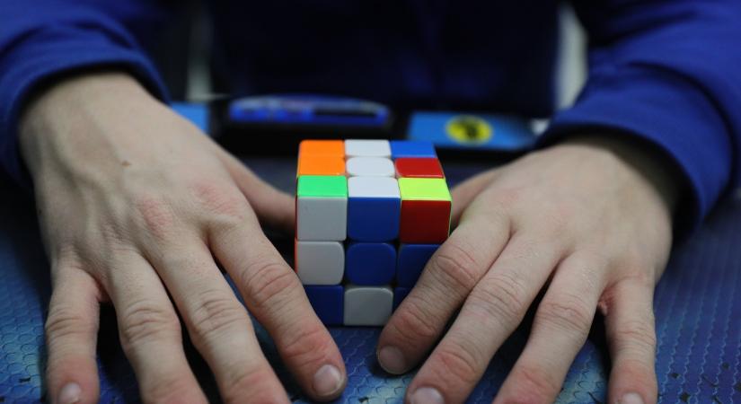 Akár akarod, akár nem, már készül a Rubik-kocka: A film