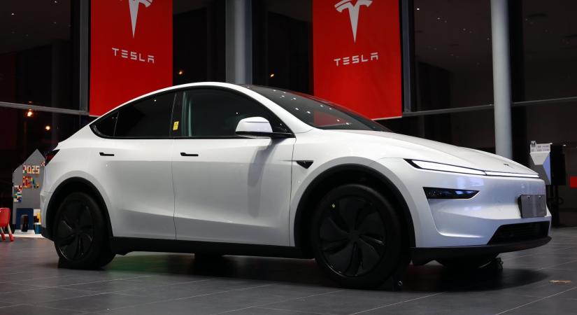 Jelentősen csökkentek a Tesla eladásai Kínában