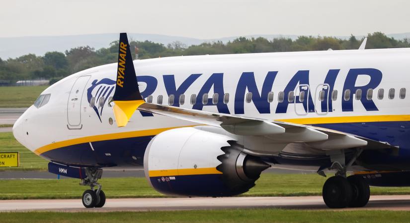 Novembertől jól teszed, ha feltöltött telefonnal ülsz Ryanair gépre