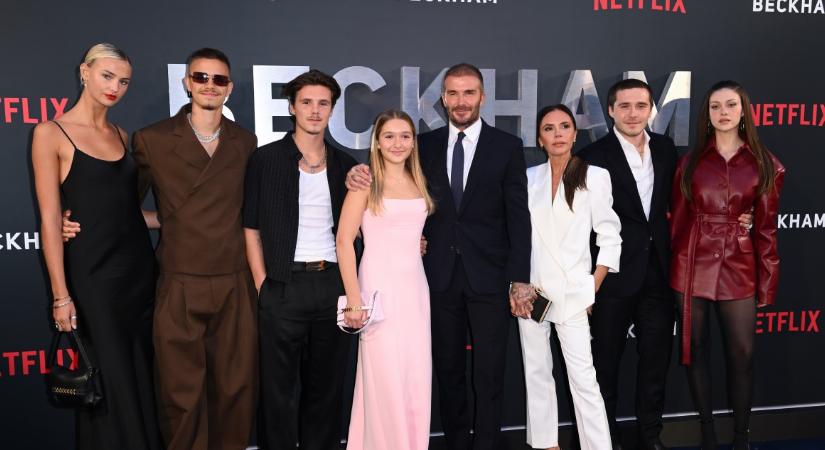 Gyerekkori fotókkal köszöntötte születésnapos fiát Victoria és David Beckham