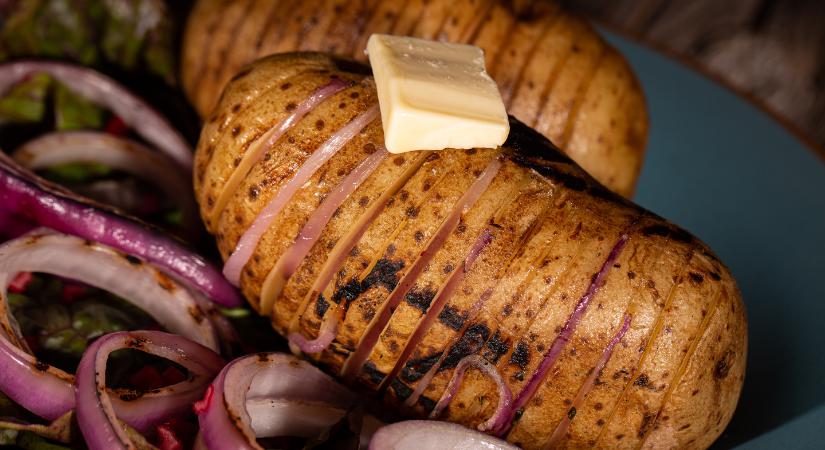 Hasselback burgonya gázgrillen