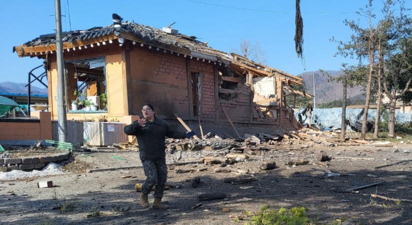 Véletlenül lebombázott egy saját falut a dél-koreai légierő