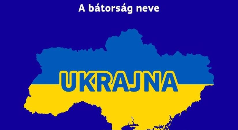 „Éljen a szabad, független és demokratikus Ukrajna!” – a Magyar Pétert a közéletbe berobbantó oldal ismét hűségesküt tett a háború mellett