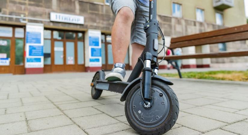 Sportot csinált abból, hogy részegen elektromos rollerezett Kőszegen: négyszer is lebukott