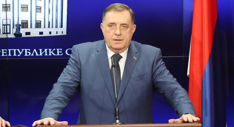 Milorad Dodik aláírta a boszniai szerb igazságügyi szervek szövetségitől történő elszakadásáról szóló jogszabályokat