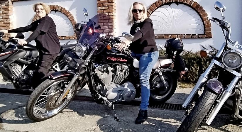 Betti, Anita, Brigitta, egy Yamaha, egy Harley-Davidson és egy Honda - Motorozni egyszerűen jó